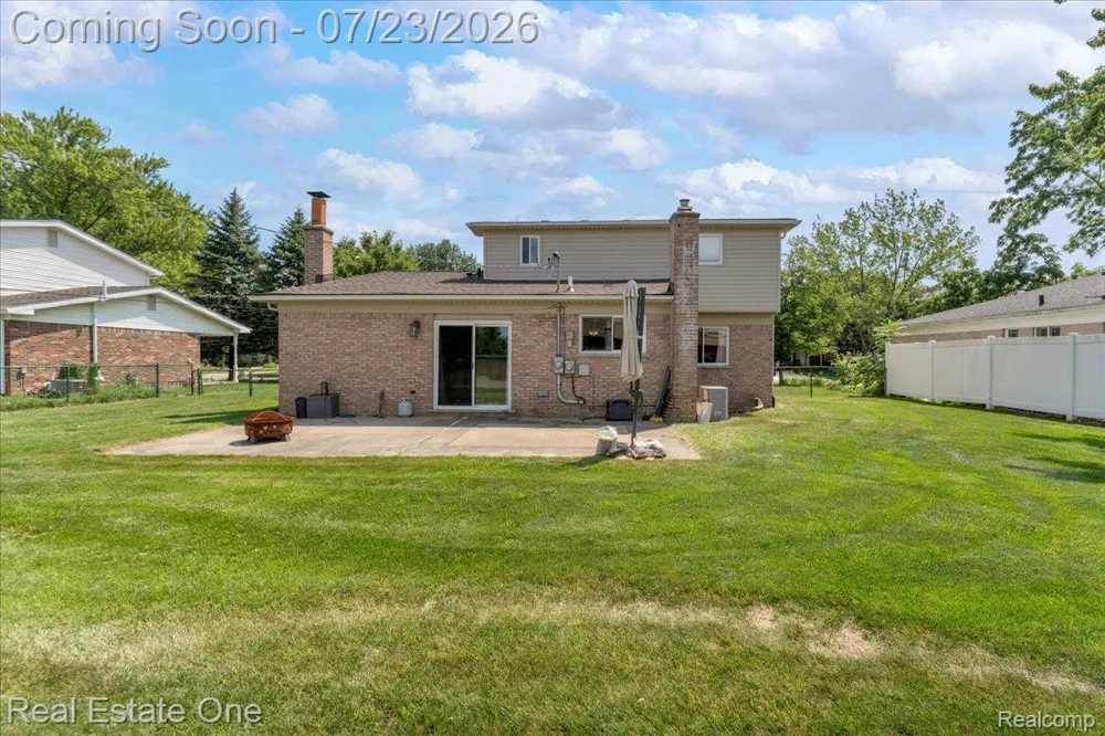 5063 Abington Drive Troy City, MI 48085