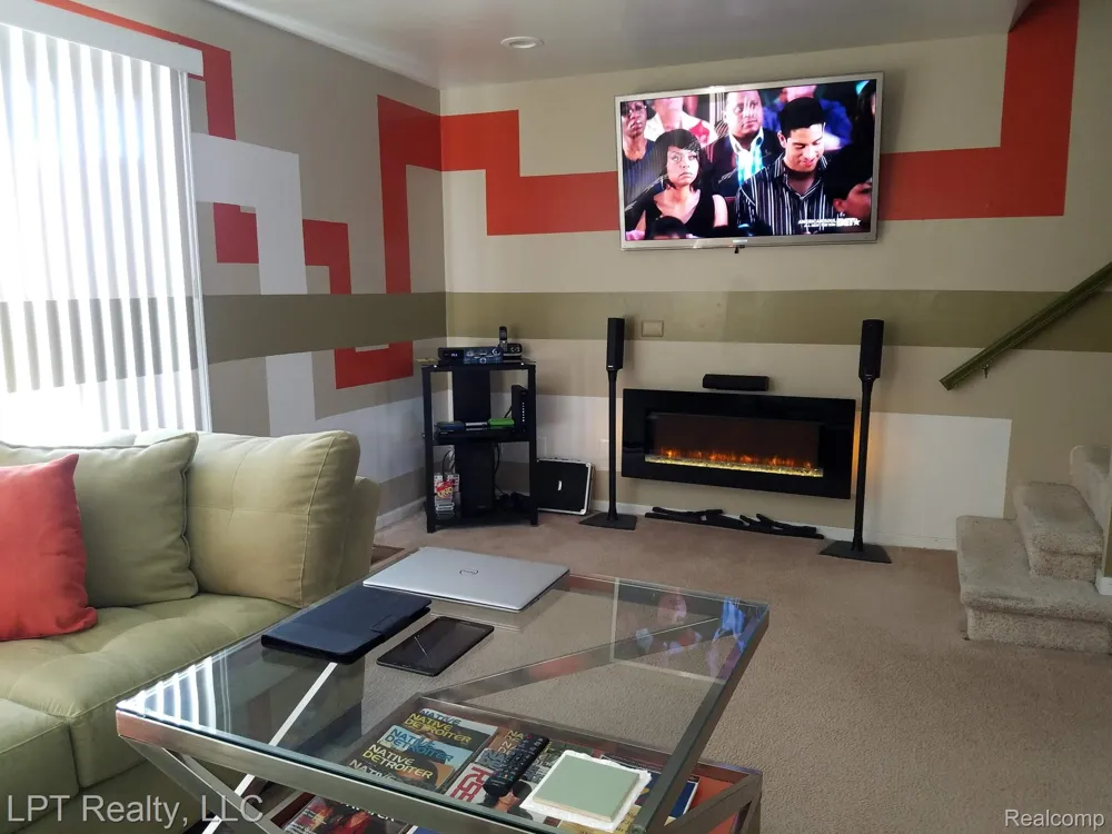 3304 Spinnaker Lane #47 Detroit City, MI 48207