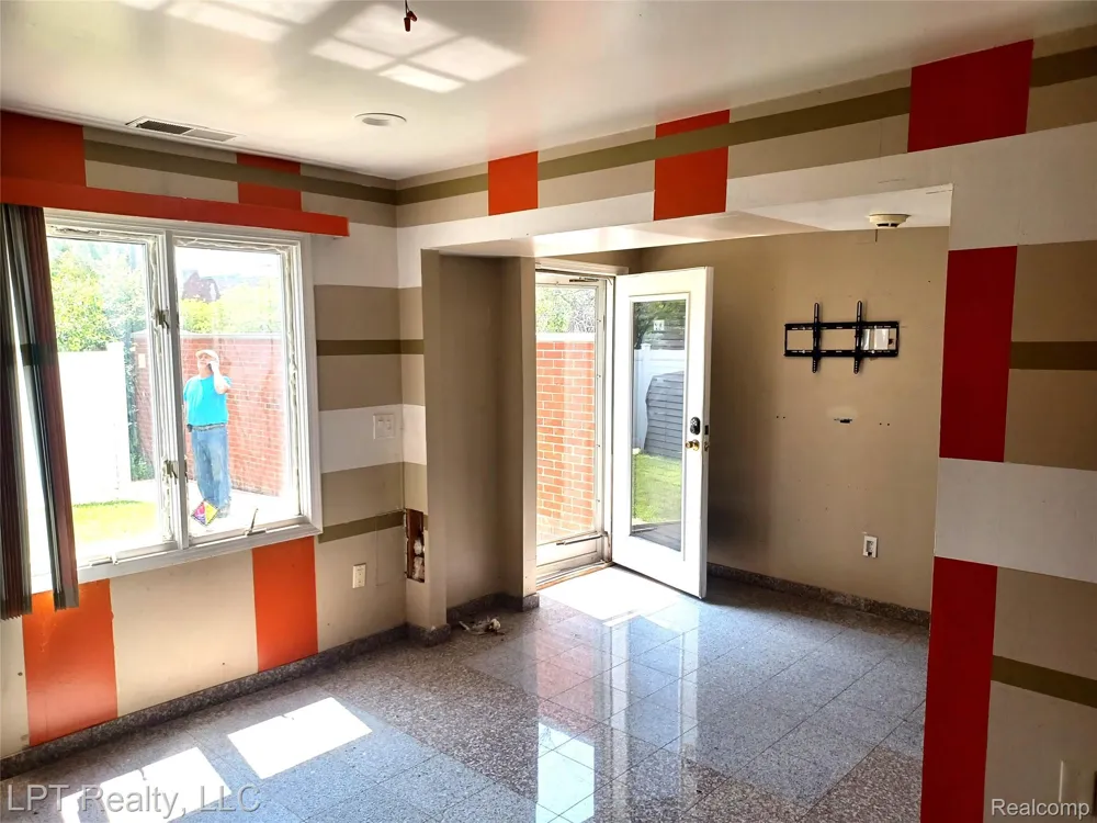 3304 Spinnaker Lane #47 Detroit City, MI 48207