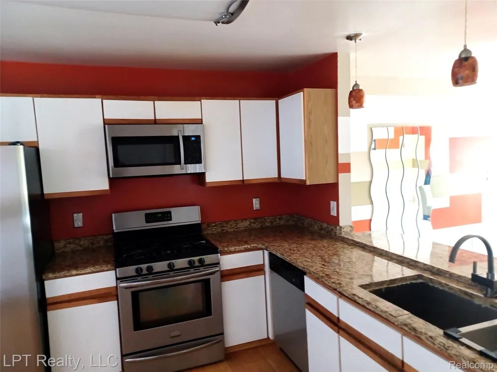 3304 Spinnaker Lane #47 Detroit City, MI 48207