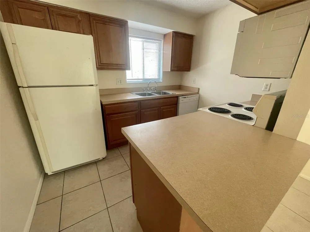 2745 HIDDEN LAKE BOULEVARD #D Sarasota, FL 34237