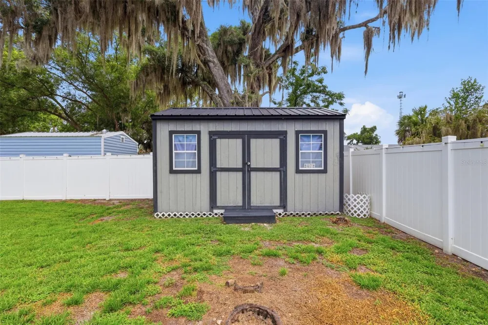 47 DAVIS AVENUE Umatilla, FL 32784