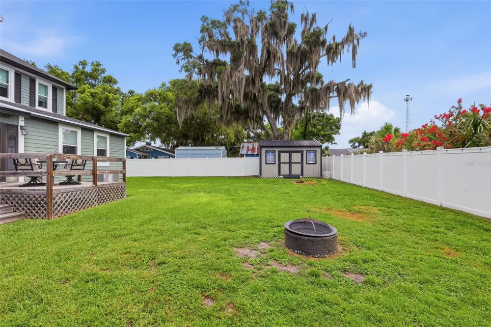 47 DAVIS AVENUE Umatilla, FL 32784