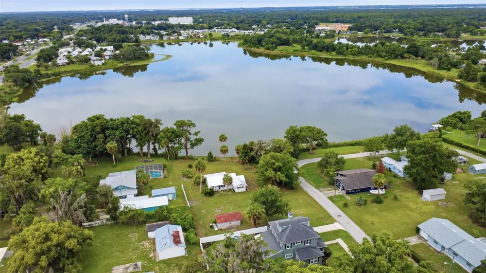 47 DAVIS AVENUE Umatilla, FL 32784