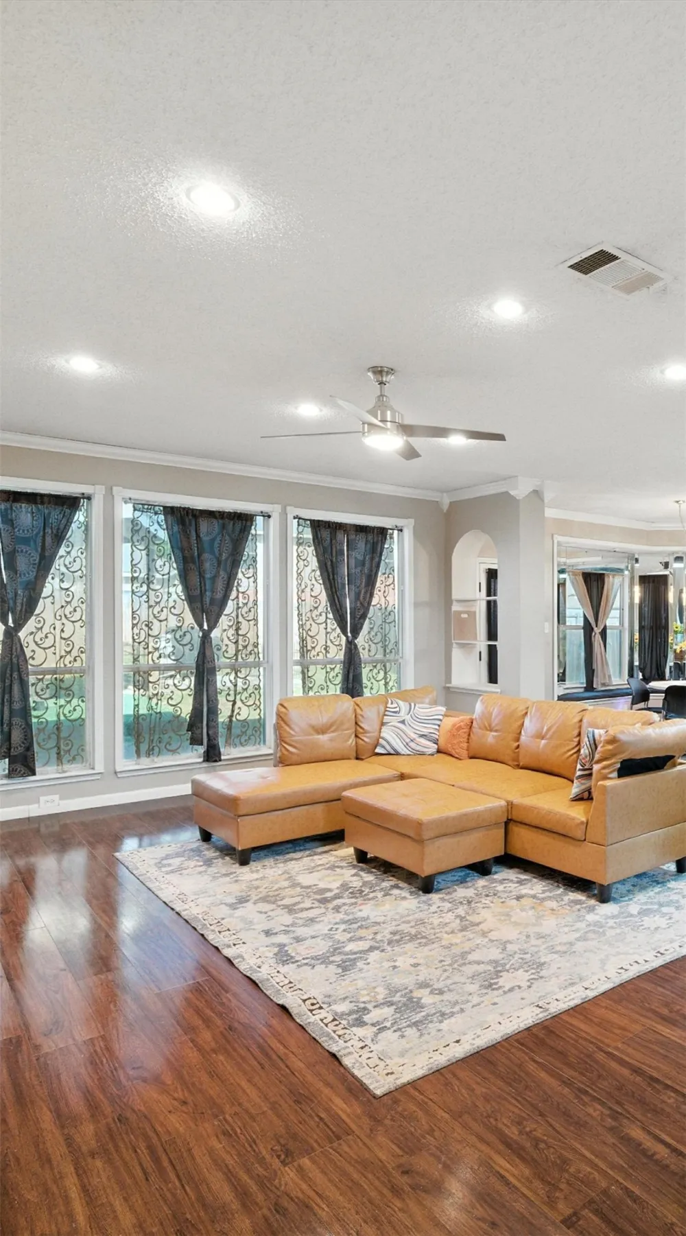 525 Magnolia Trail DeSoto, TX 75115