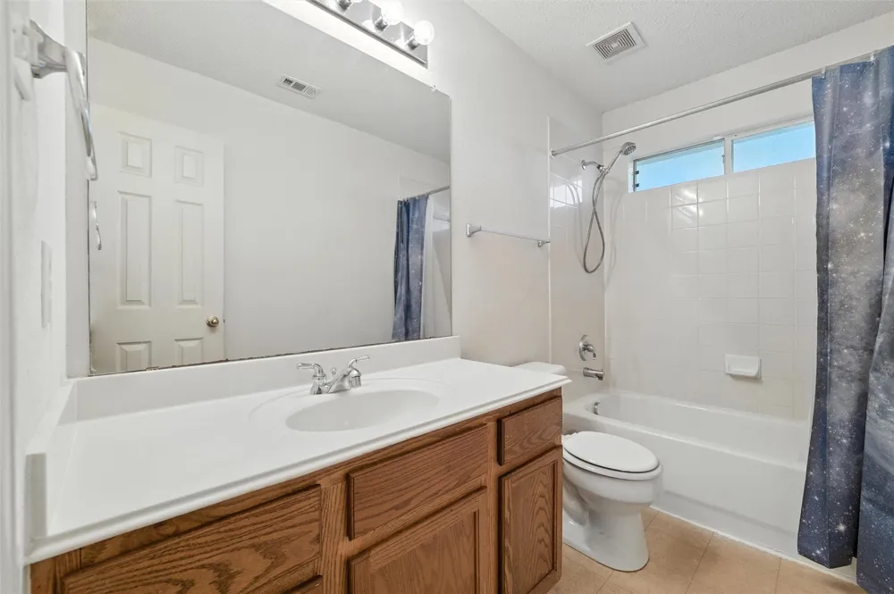 525 Magnolia Trail DeSoto, TX 75115
