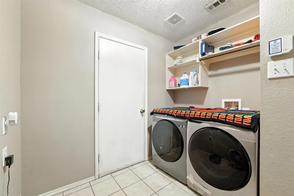 525 Magnolia Trail DeSoto, TX 75115