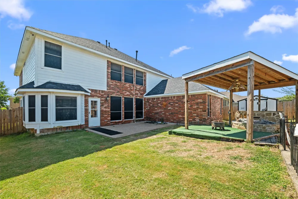 525 Magnolia Trail DeSoto, TX 75115