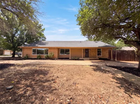 940 Western Trail