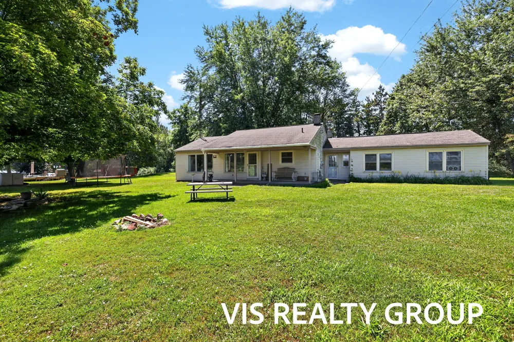 14911 Groenevelt Road Spring Lake, MI 49456