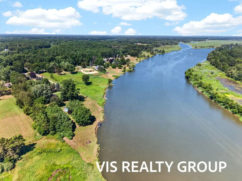 14911 Groenevelt Road Spring Lake, MI 49456