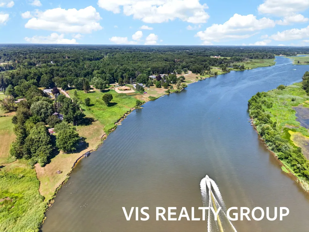 14911 Groenevelt Road Spring Lake, MI 49456