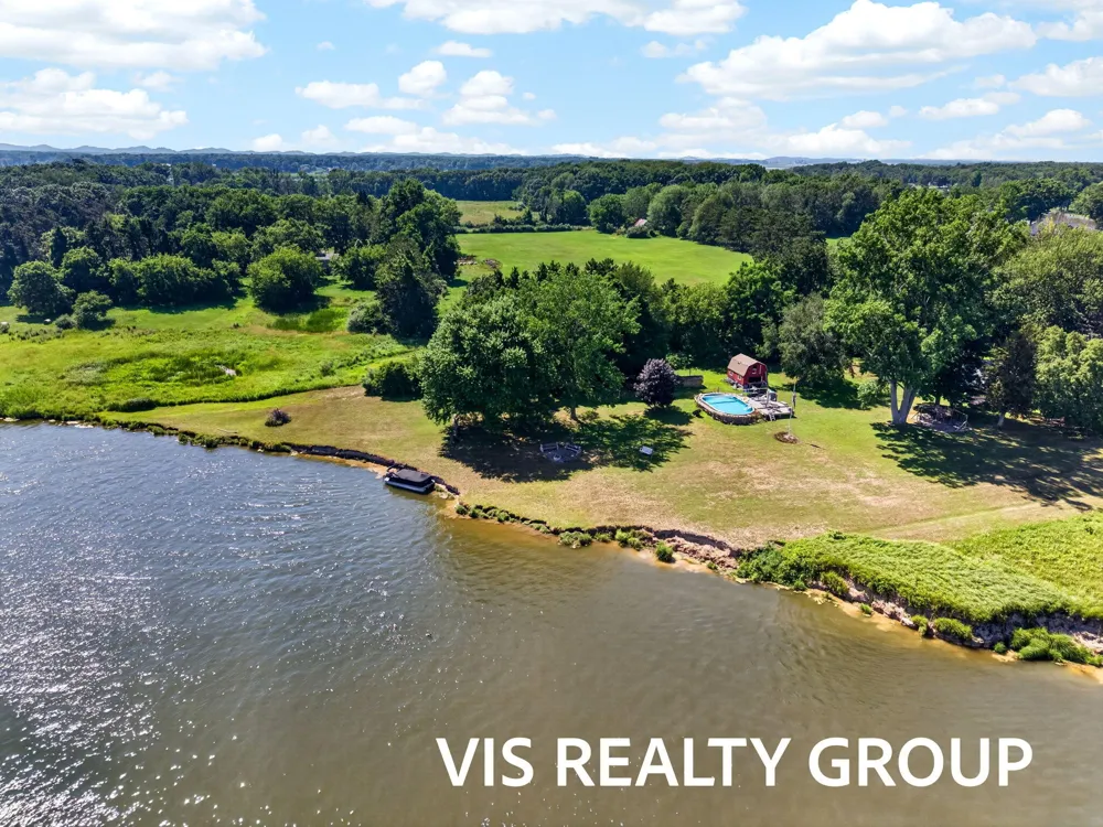 14911 Groenevelt Road Spring Lake, MI 49456