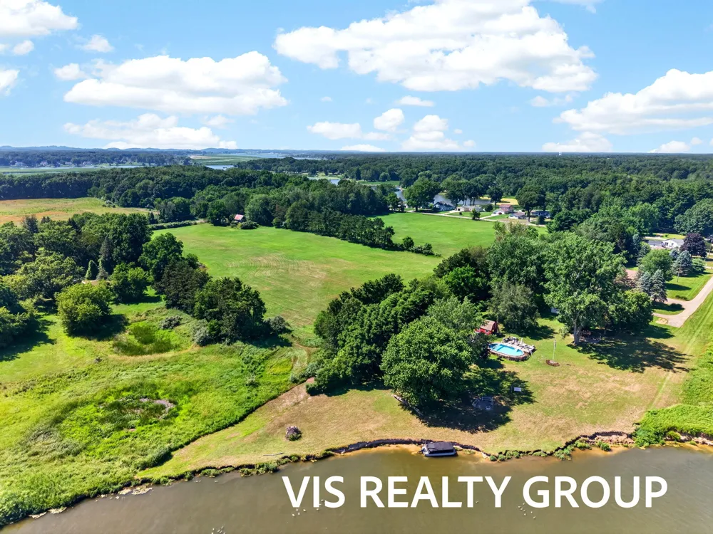 14911 Groenevelt Road Spring Lake, MI 49456