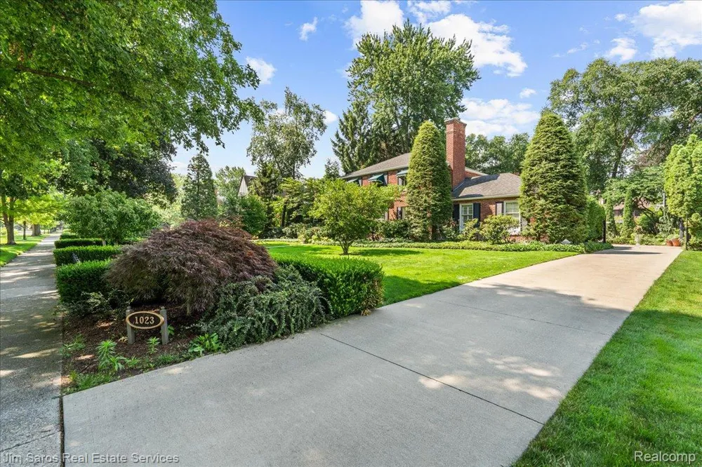 1023 Buckingham Road Grosse Pointe Park City, MI 48230