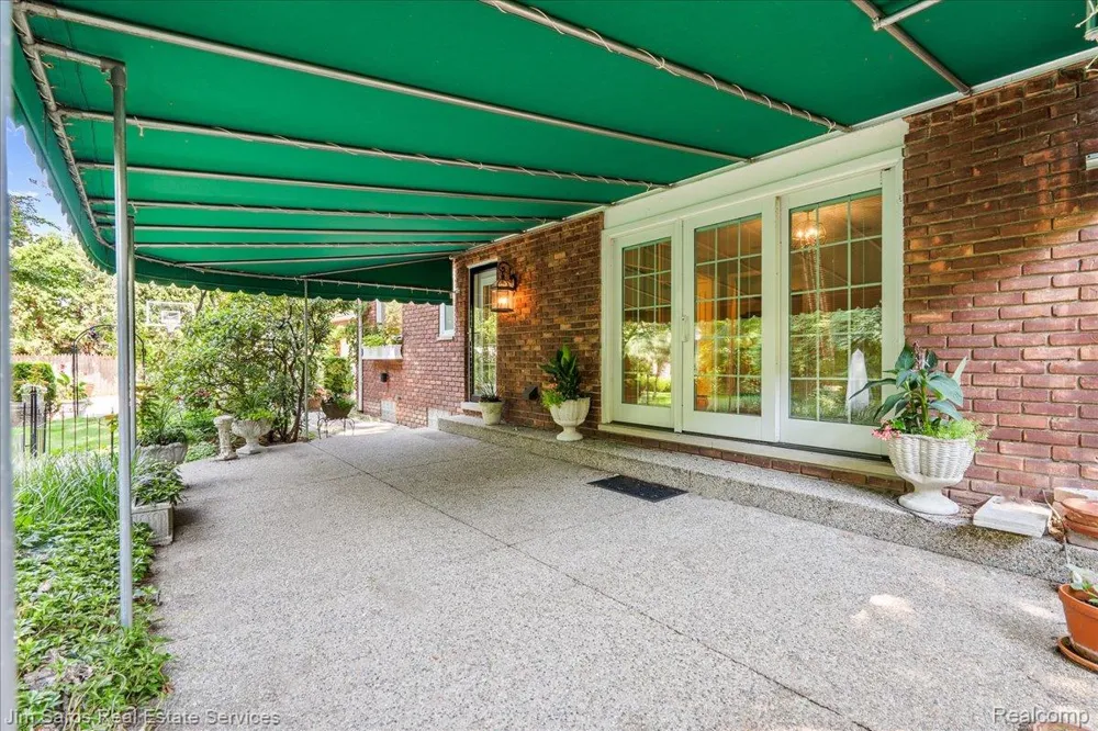 1023 Buckingham Road Grosse Pointe Park City, MI 48230