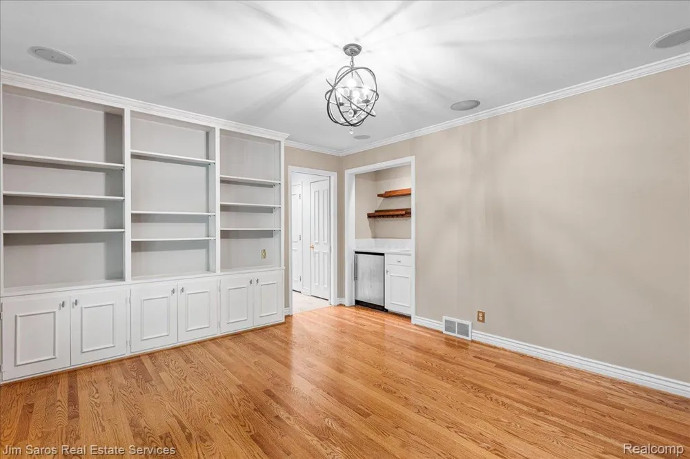 1023 Buckingham Road Grosse Pointe Park City, MI 48230