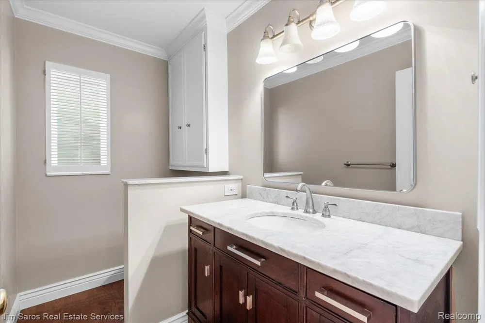 1023 Buckingham Road Grosse Pointe Park City, MI 48230