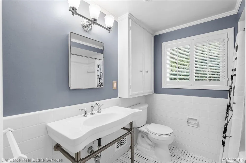 1023 Buckingham Road Grosse Pointe Park City, MI 48230