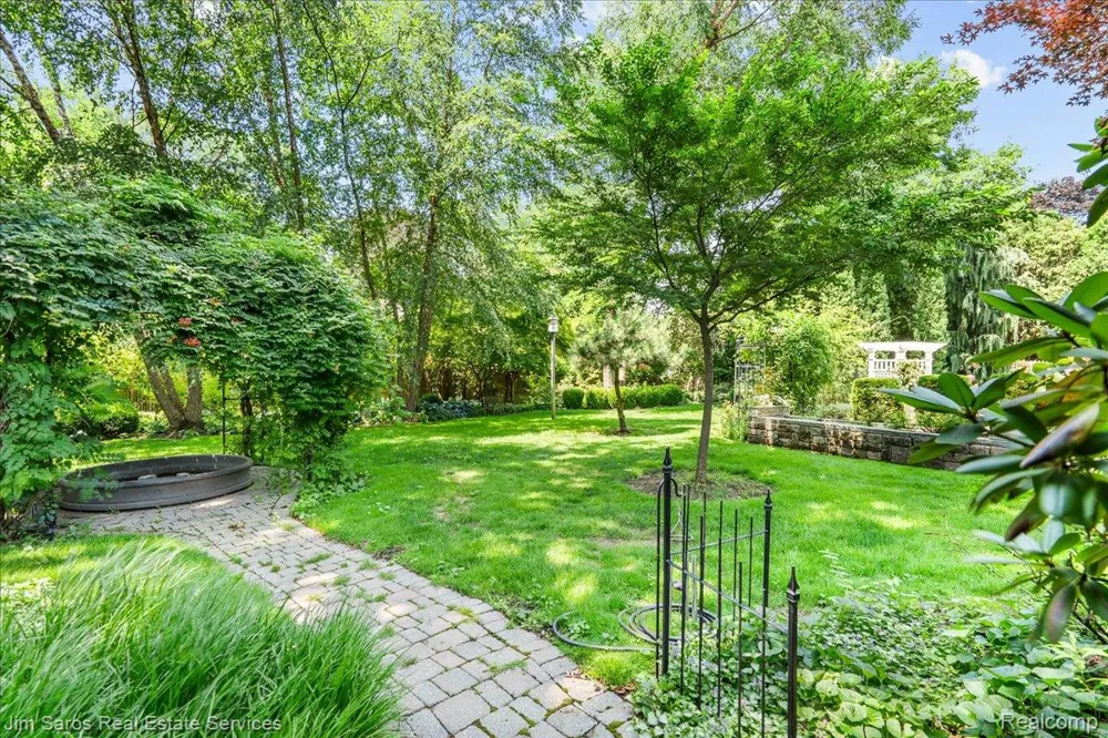 1023 Buckingham Road Grosse Pointe Park City, MI 48230