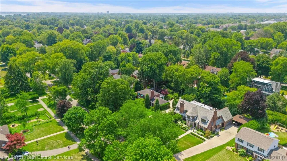 1023 Buckingham Road Grosse Pointe Park City, MI 48230