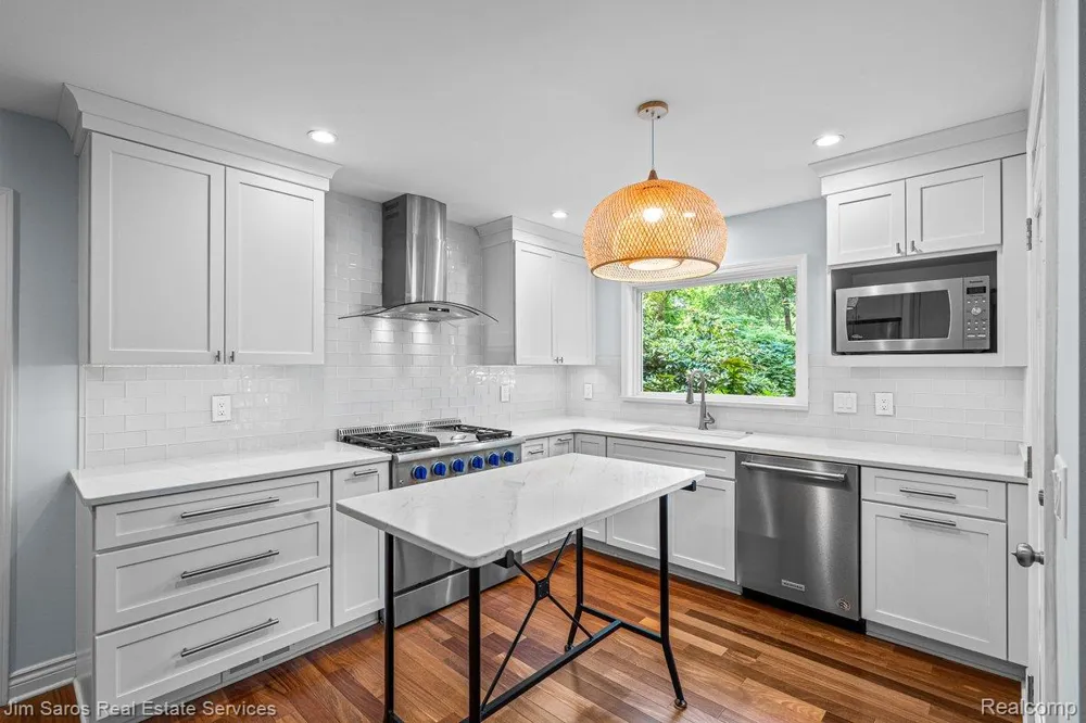 1023 Buckingham Road Grosse Pointe Park City, MI 48230