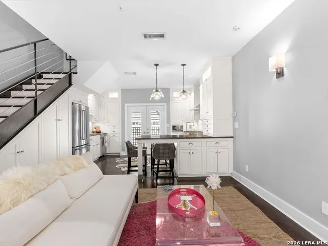 221 Lexington Avenue #104 San Antonio, TX 78215