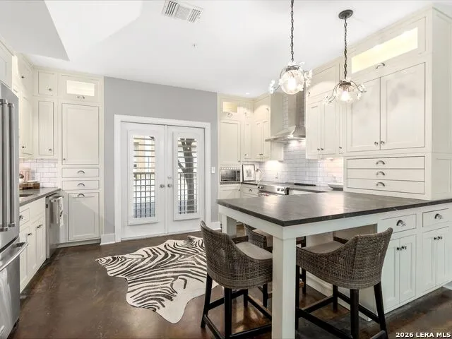 221 Lexington Avenue #104 San Antonio, TX 78215