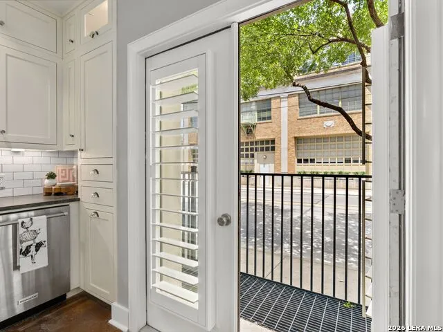 221 Lexington Avenue #104 San Antonio, TX 78215