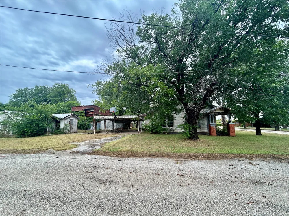 501 W 12th Street Coleman, TX 76834