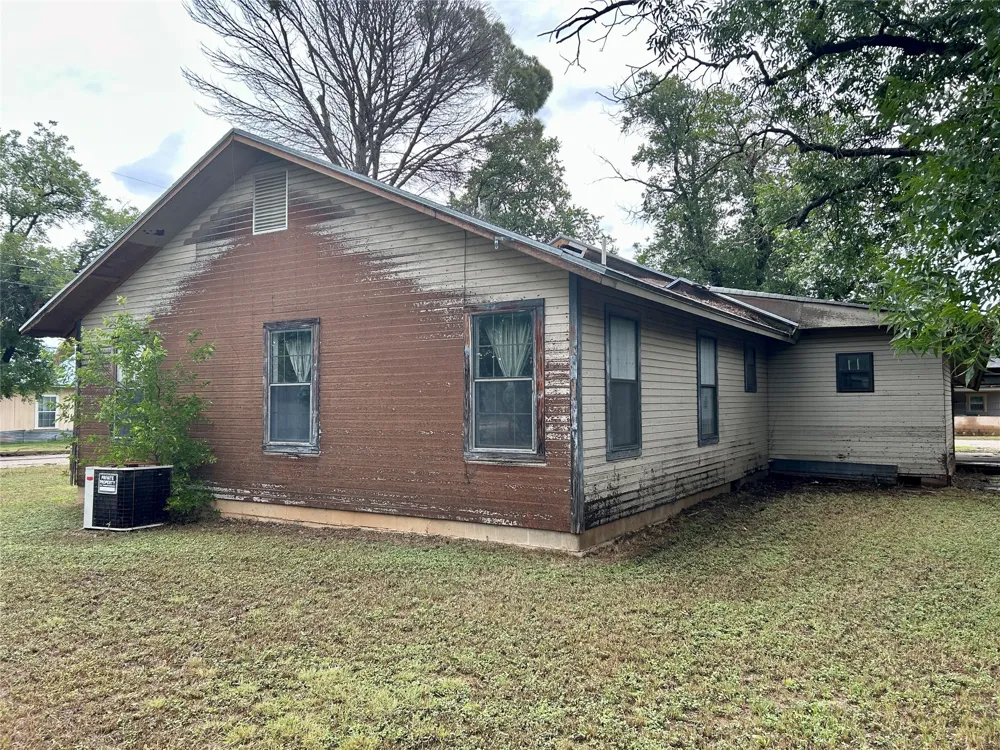 501 W 12th Street Coleman, TX 76834