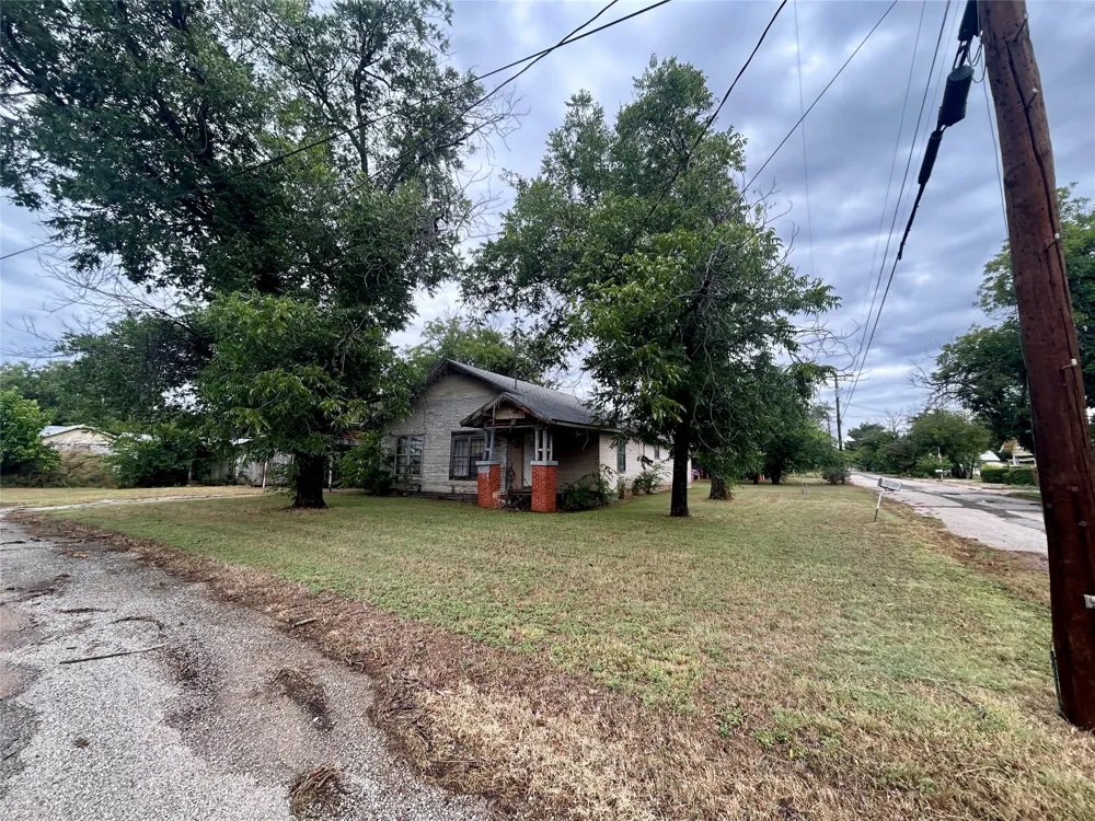 501 W 12th Street Coleman, TX 76834