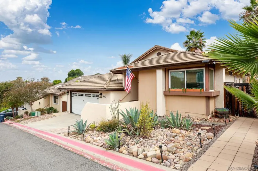 1962 Buckskin Gln Escondido, CA 92027
