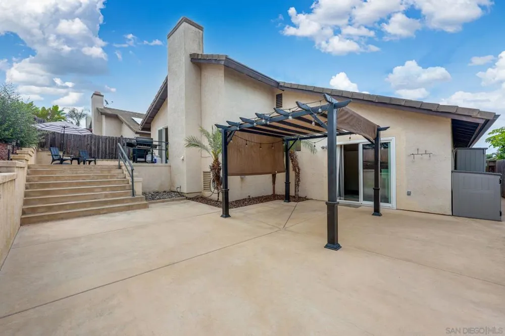 1962 Buckskin Gln Escondido, CA 92027