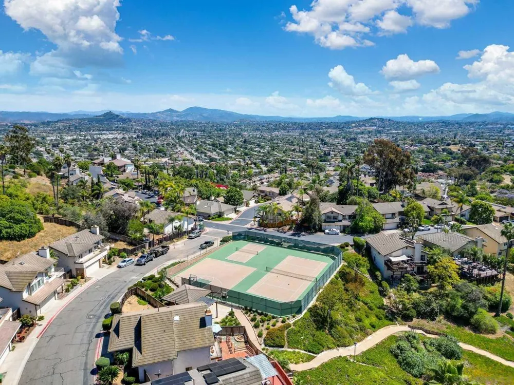 1962 Buckskin Gln Escondido, CA 92027