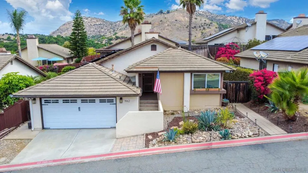 1962 Buckskin Gln Escondido, CA 92027