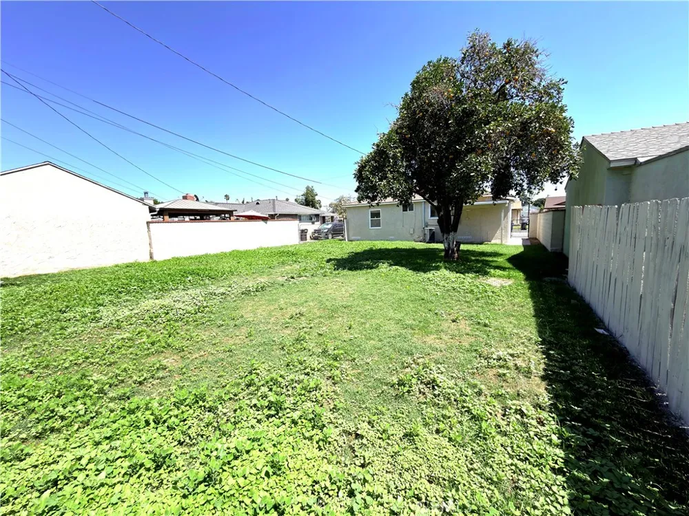 5533 Maris Pico Rivera, CA 90660