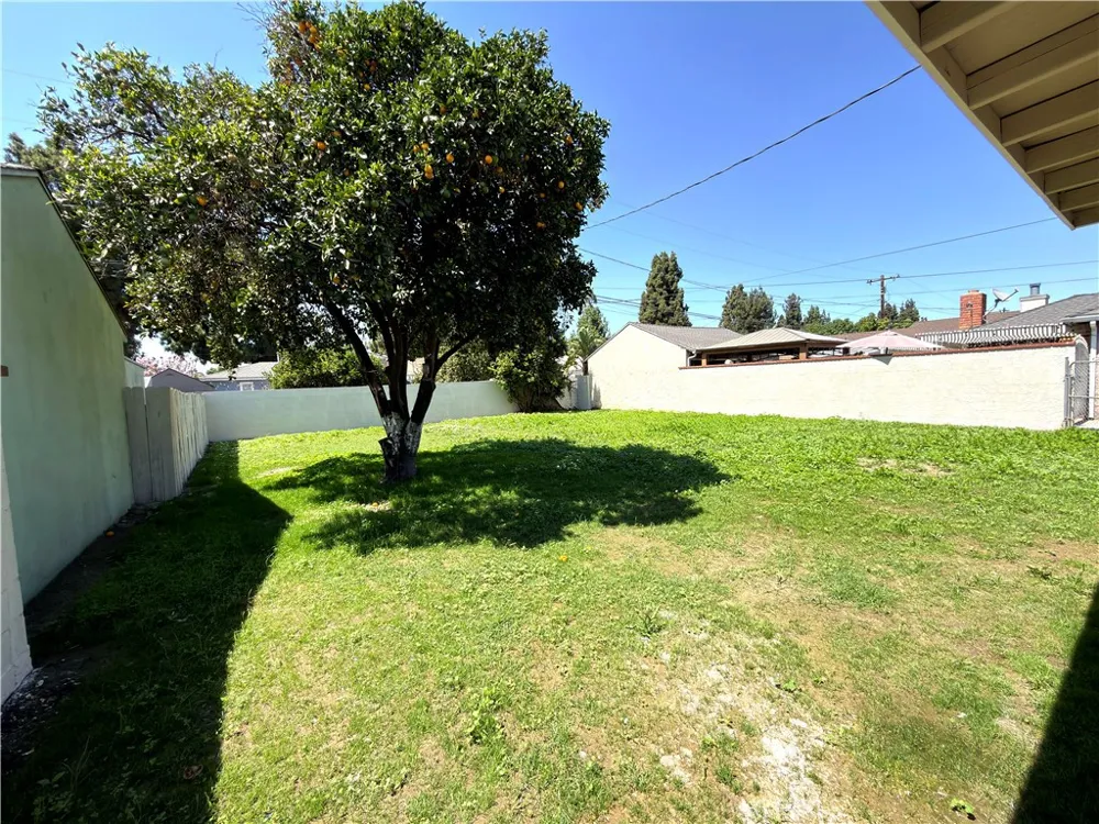 5533 Maris Pico Rivera, CA 90660