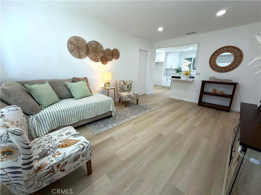 5533 Maris Pico Rivera, CA 90660