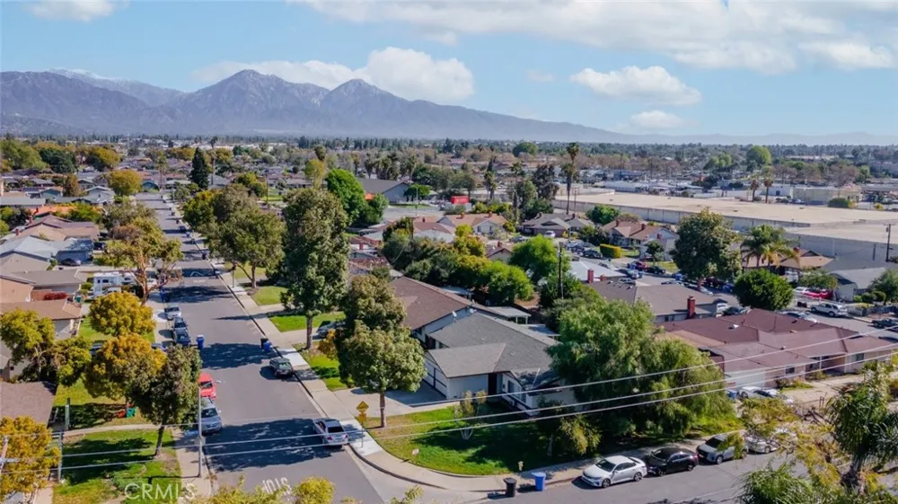 1924 Bobolink Way Pomona, CA 91767