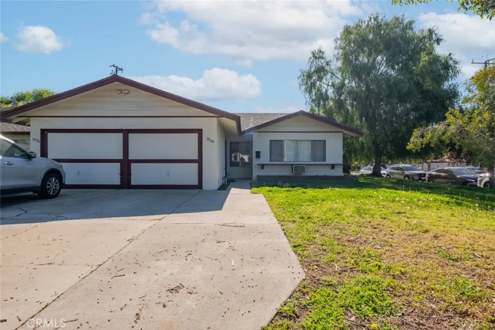 1924 Bobolink Way Pomona, CA 91767