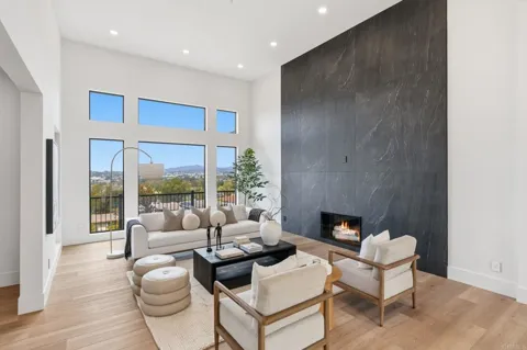 1561 La Plaza Drive