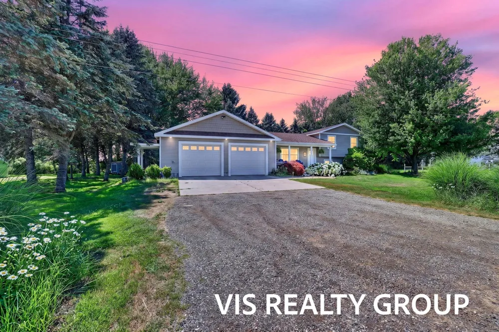 14943 Groenevelt Road Spring Lake, MI 49456
