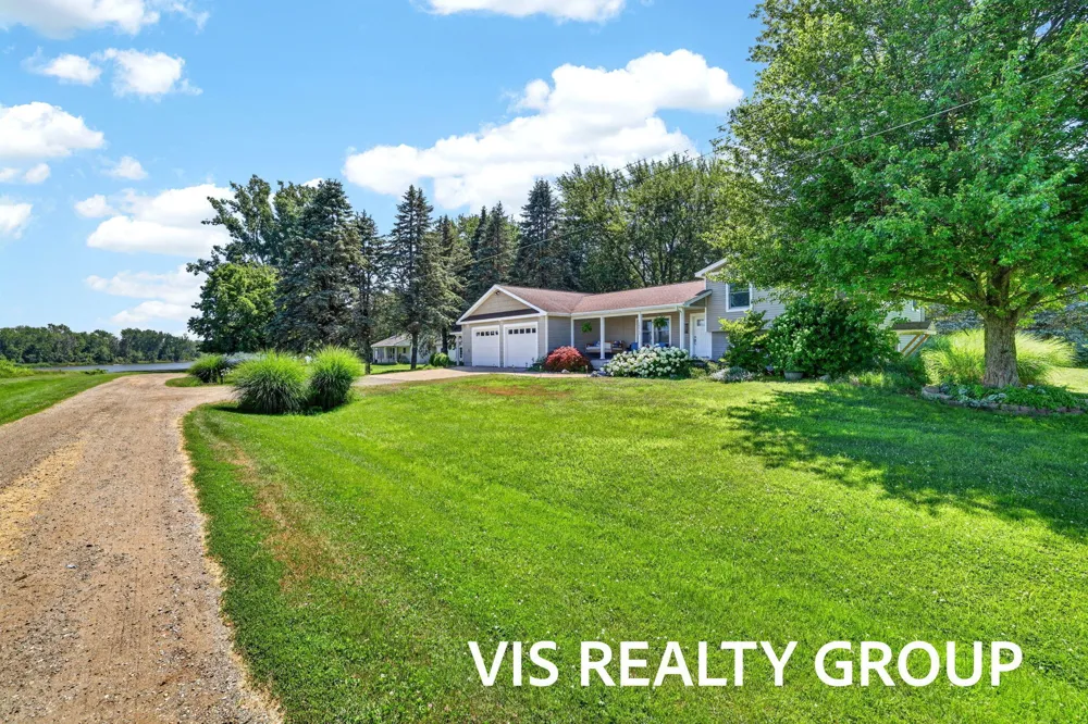 14943 Groenevelt Road Spring Lake, MI 49456