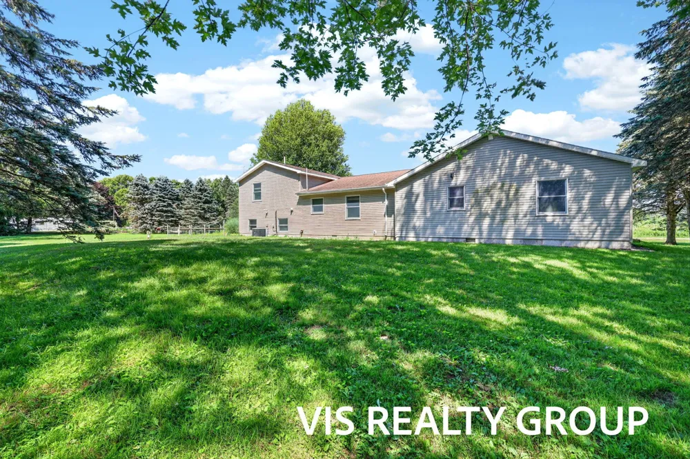 14943 Groenevelt Road Spring Lake, MI 49456