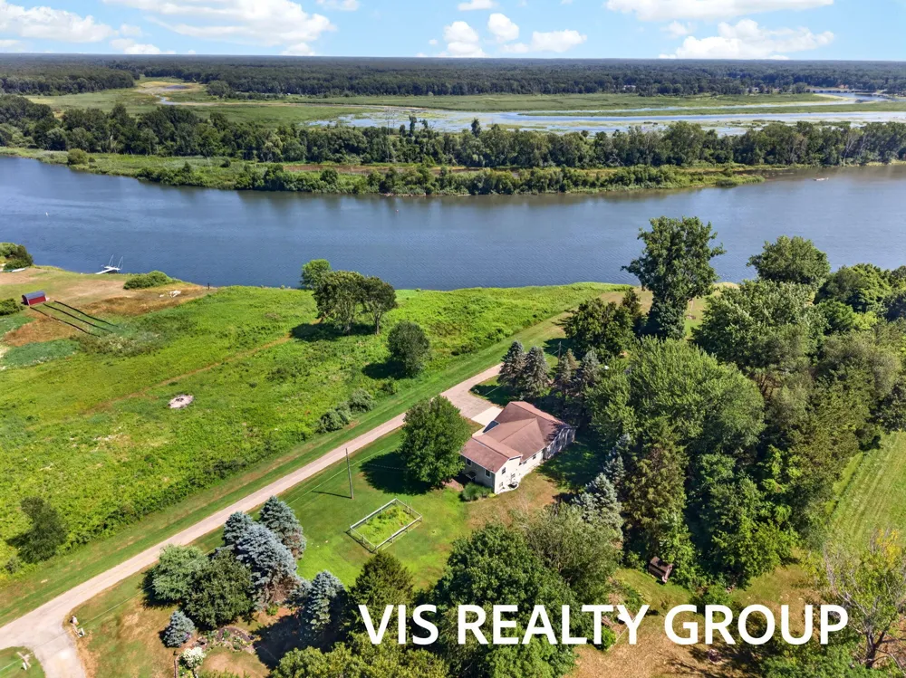 14943 Groenevelt Road Spring Lake, MI 49456