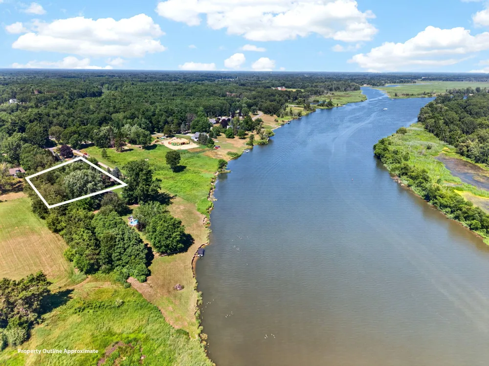14943 Groenevelt Road Spring Lake, MI 49456