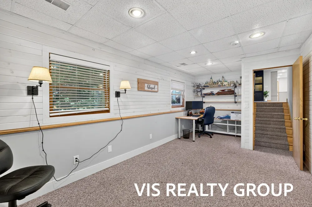 14911 Groenevelt Road Spring Lake, MI 49456