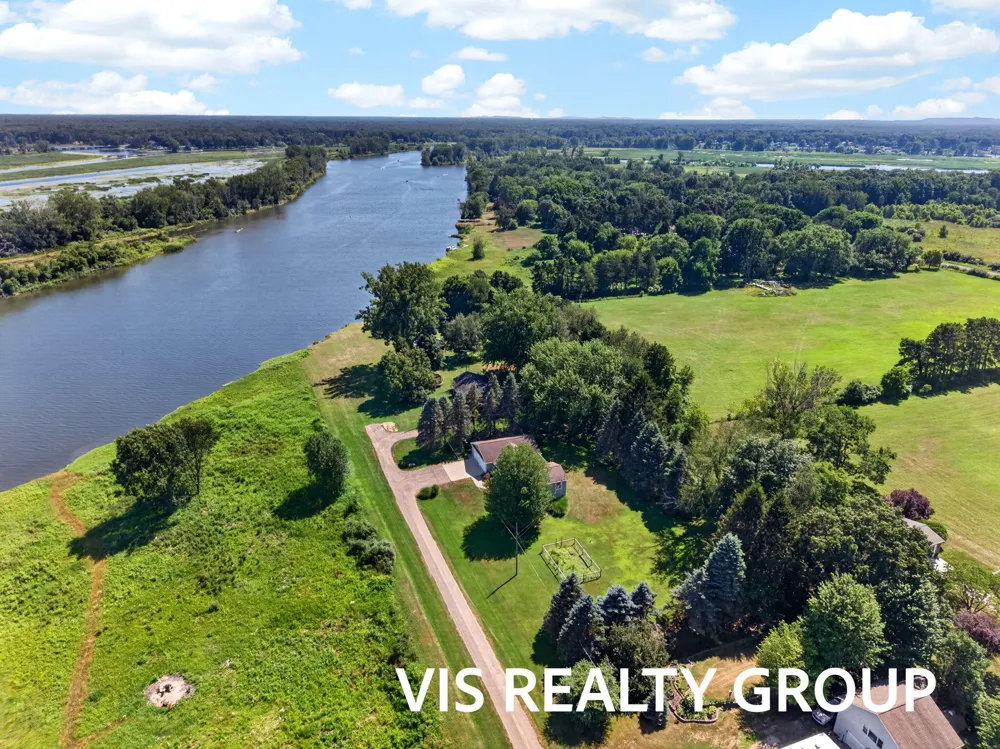 14911 Groenevelt Road Spring Lake, MI 49456