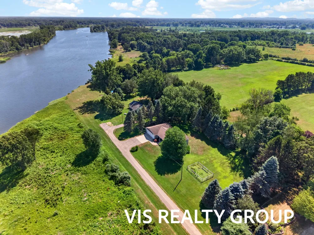 14911 Groenevelt Road Spring Lake, MI 49456